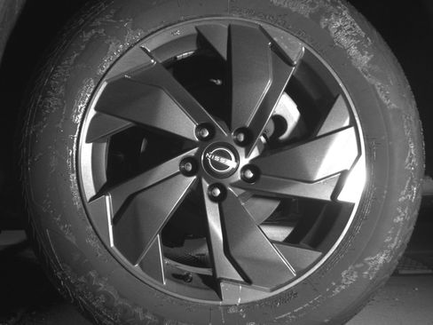 Used 2025 Nissan Rogue SV image 14