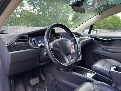 Used 2016 Tesla Model X 75D AWD/4WD image 3