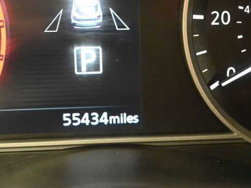 Used 2018 Nissan Kicks SR FWD image 16