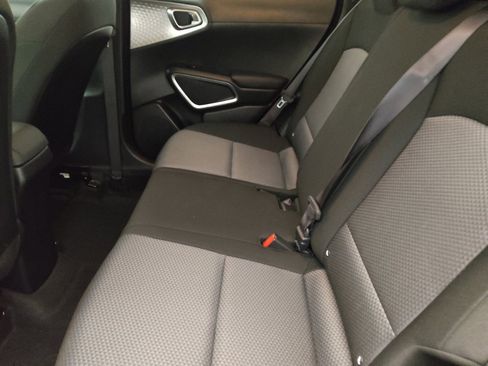 Used 2025 Kia Soul LX w/ LX Technology Package image 18