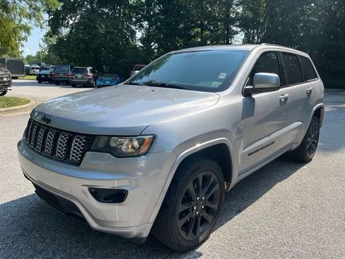 Used 2020 Jeep Grand Cherokee Altitude AWD/4WD image 1