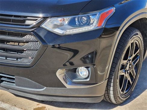 Used 2020 Chevrolet Traverse LT w/ LPO, Blackout Package image 9