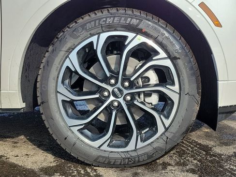 New 2026 Lincoln Nautilus Reserve image 9