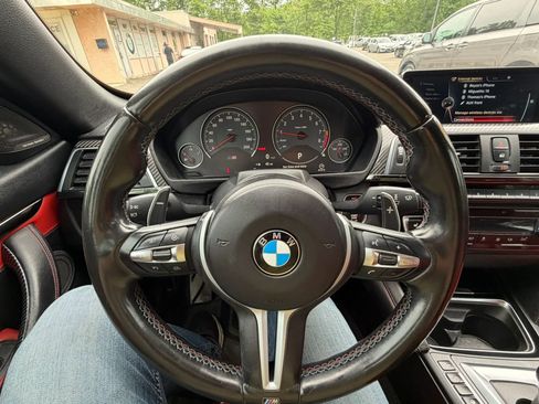 Used 2016 BMW M4 Convertible RWD image 22
