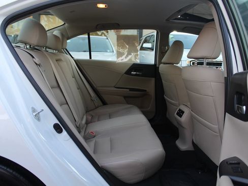 Used 2017 Honda Accord Touring image 25