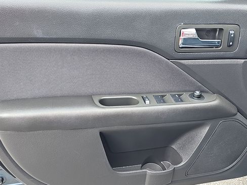 Used 2012 Ford Fusion SE image 9
