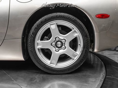 Used 1999 Chevrolet Corvette Coupe w/ Lighting Pkg RWD image 37