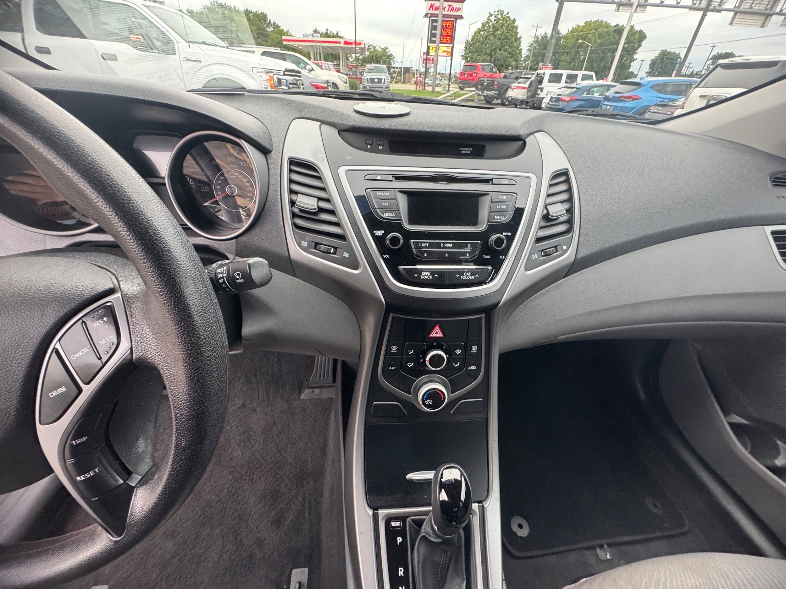 Used 2016 Hyundai Elantra SE FWD image 9