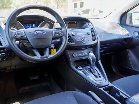 Used 2015 Ford Focus SE image 14