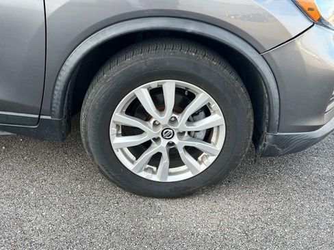 Used 2019 Nissan Rogue SV image 12