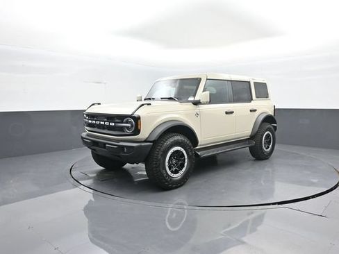 New 2026 Ford Bronco Outer Banks w/ Sasquatch Package AWD/4WD image 4