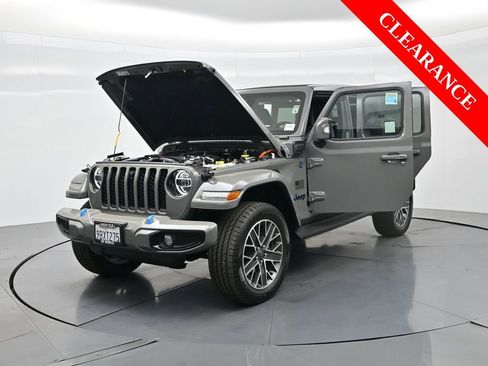 Used 2022 Jeep Wrangler Unlimited Sahara image 39