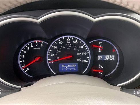 Used 2013 Nissan Quest SL image 25