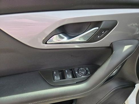 Used 2025 Chevrolet Blazer LT FWD image 13
