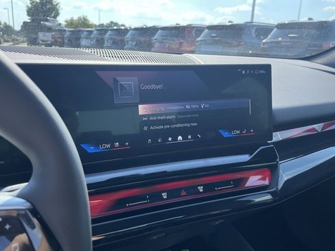 Used 2024 BMW i5 eDrive40i image 14