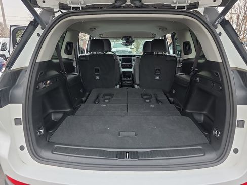 Used 2024 Jeep Grand Cherokee L Limited image 14