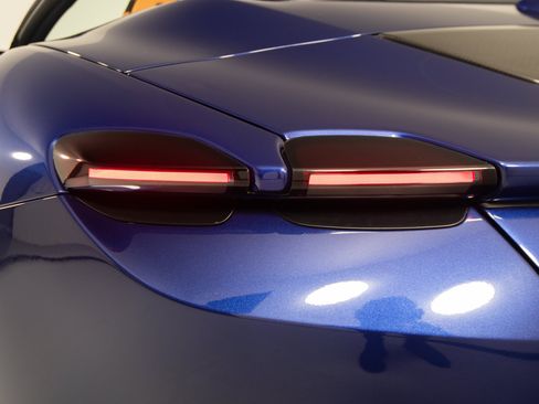 Certified 2025 Ferrari Roma Spider RWD image 17