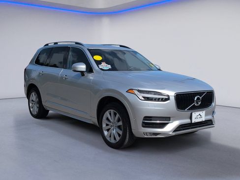 Used 2017 Volvo XC90 T5 Momentum w/ Vision Package FWD image 10