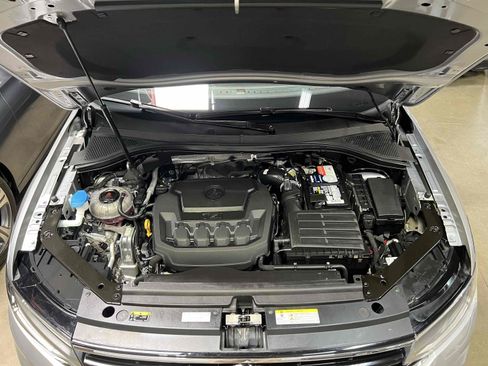 Used 2022 Volkswagen Tiguan SE R-Line FWD image 22