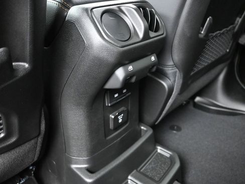 New 2026 Jeep Wrangler Unlimited Sahara AWD/4WD image 30
