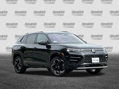 Used 2026 Volkswagen Tiguan SEL R-Line AWD/4WD image 2