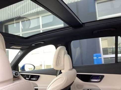 Used 2025 Mercedes-Benz GLC 300 4MATIC image 20