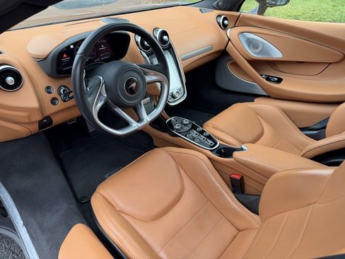 Used 2023 McLaren GT Luxe image 5