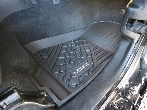 Used 2021 Jeep Wrangler Unlimited Sahara w/ Uconnect 4C Nav & Sound Group image 16