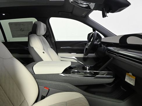 New 2026 Cadillac Escalade IQ Sport 1 w/ LPO, Floor Liner Package image 15