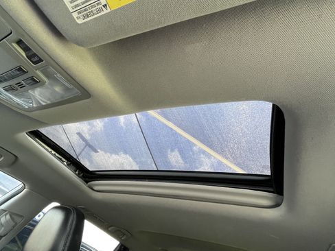 Used 2016 Toyota Highlander XLE FWD image 35