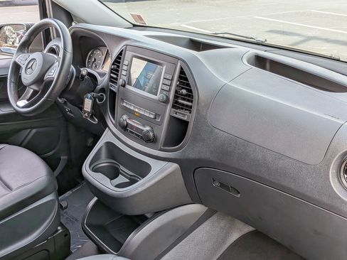 Used 2023 Mercedes-Benz Metris Passenger image 34