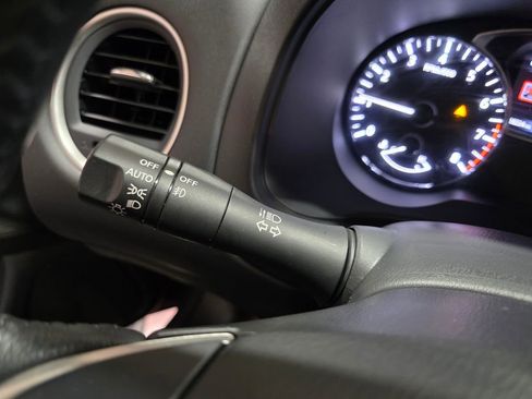 Used 2019 Nissan Pathfinder Platinum image 33