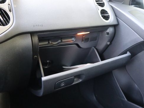 Used 2011 Volkswagen Tiguan S AWD/4WD image 34