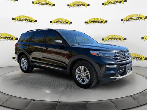 Used 2020 Ford Explorer XLT w/ Equipment Group 202A image 7