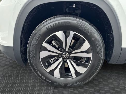 New 2026 Volkswagen Atlas SE image 12