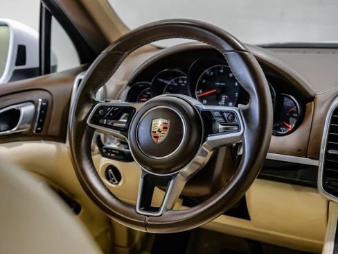 Used 2017 Porsche Cayenne AWD/4WD image 24