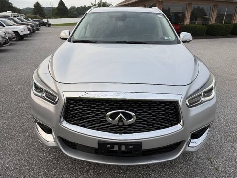 Used 2019 INFINITI QX60 Luxe w/ Essential Package AWD/4WD image 2