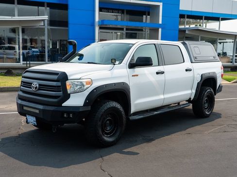 Used 2014 Toyota Tundra SR5 w/ SR5 Upgrade Package AWD/4WD image 1