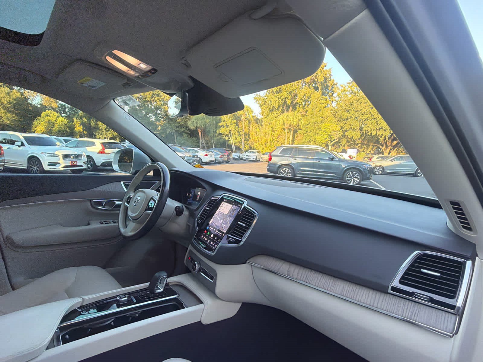 Used 2024 Volvo XC90 B5 Plus w/ Protection Package Premier AWD/4WD image 18