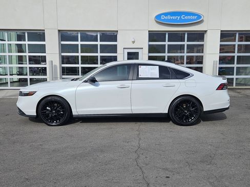 Used 2023 Honda Accord Sport image 10