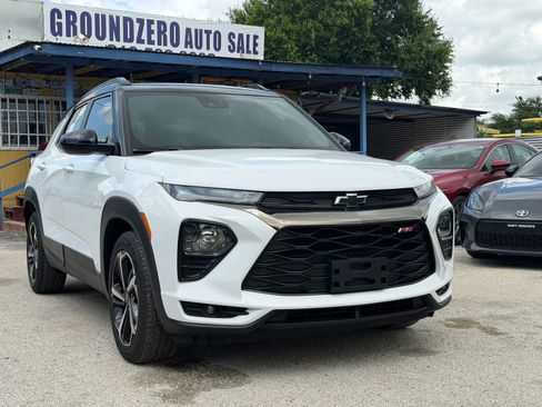 Used 2023 Chevrolet TrailBlazer RS w/ Sun and Liftgate Package FWD image 1