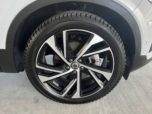 Used 2021 Volvo XC40 T5 R-Design w/ Advanced Package AWD/4WD image 36