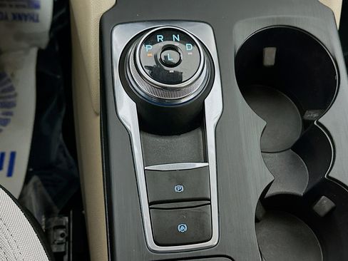 Used 2022 Ford Escape SE w/ Cold Weather Package image 17