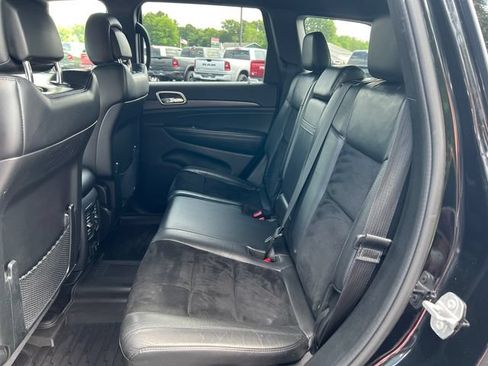Used 2018 Jeep Grand Cherokee Altitude AWD/4WD image 5