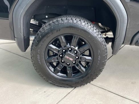 Used 2024 GMC Sierra 2500 AT4 w/ AT4 Premium Plus Package AWD/4WD image 8