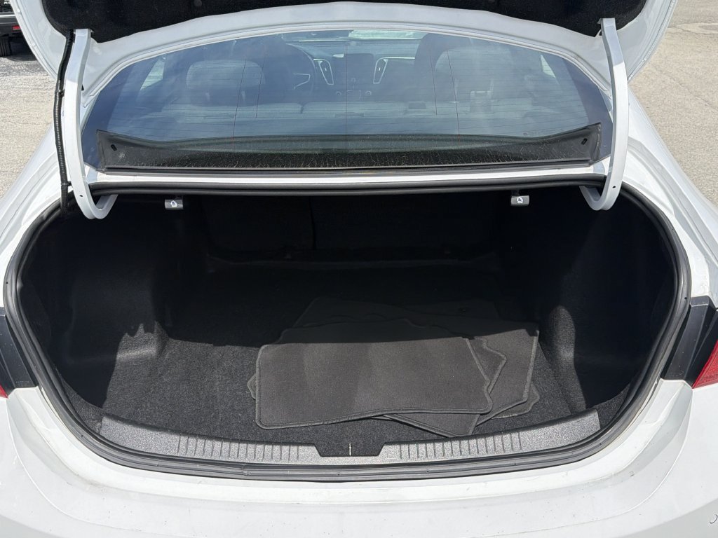 Used 2024 Chevrolet Malibu LT FWD image 11