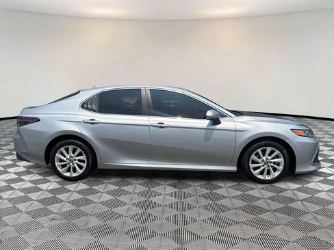 Used 2021 Toyota Camry LE AWD/4WD image 8