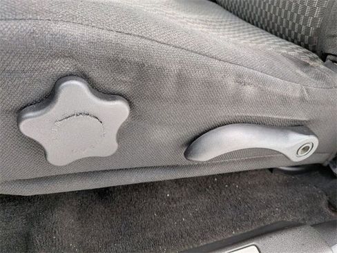 Used 2010 GMC Canyon SLT image 12