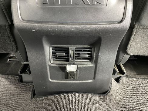 Used 2018 Nissan Titan SV w/ SV Convenience Package AWD/4WD image 18