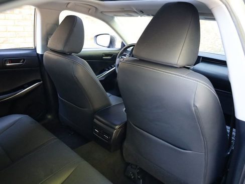 Used 2019 Lexus IS 300 image 25